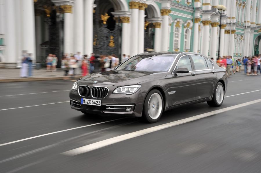  BMW 750iL 2013 года  (фото 63 из 96)